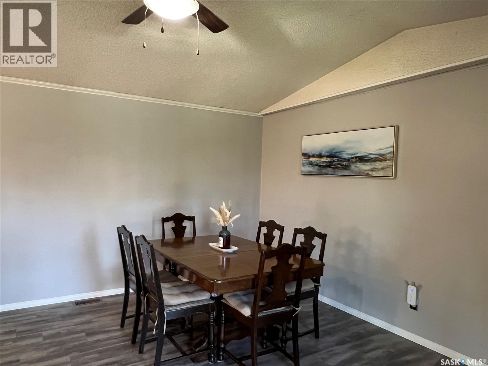 620 7th Avenue E, Meadow Lake, Saskatchewan S9X 1J3 - Photo 9 - SK037794