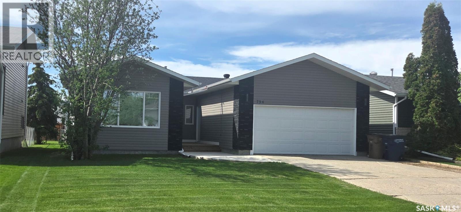 754 Golburn Crescent, Tisdale, Saskatchewan S0E 1T0 - Photo 2 - SK037780