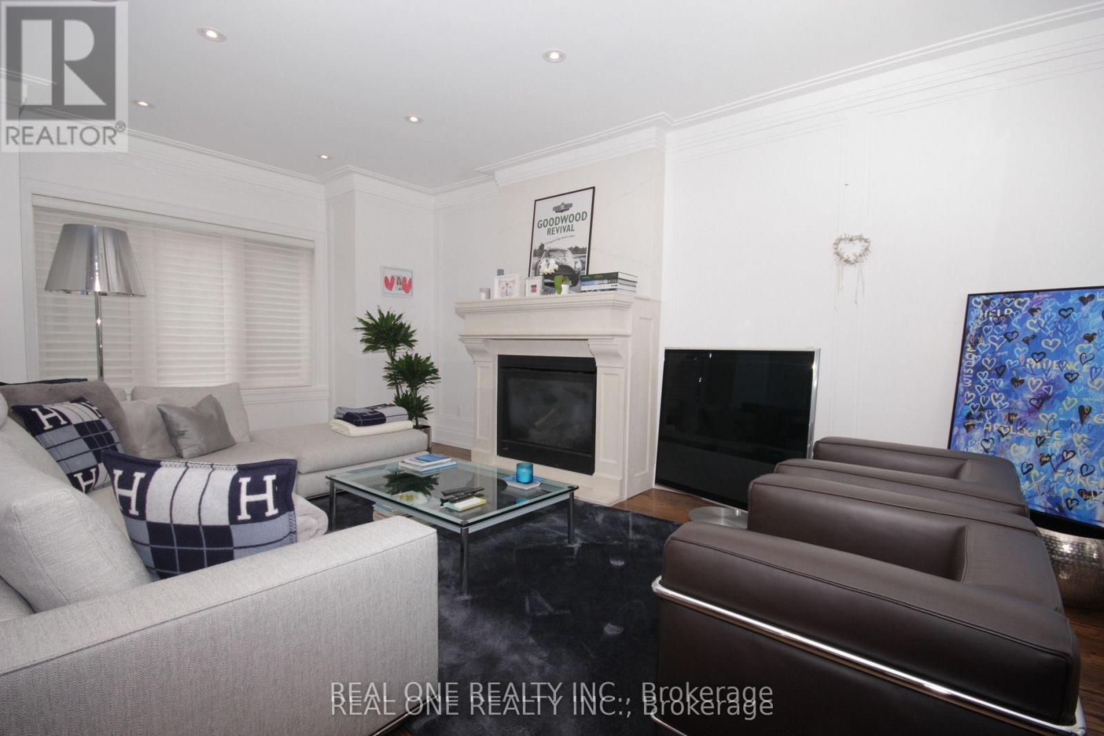 36 Binscarth Road, Toronto, Ontario  M4W 1Y1 - Photo 3 - C13222450