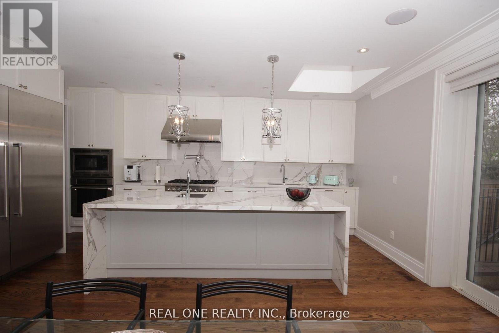 36 Binscarth Road, Toronto, Ontario  M4W 1Y1 - Photo 6 - C13222450