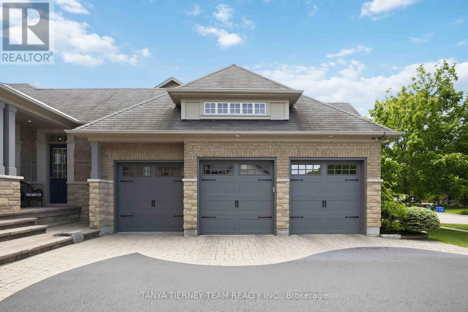 25 Montana Crescent, Whitby, Ontario  L1M 0B8 - Photo 6 - E13222426