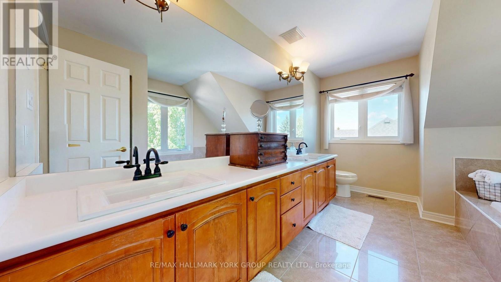 400 Coventry Hill Trail, Newmarket, Ontario  L3X 2A1 - Photo 25 - N13222246