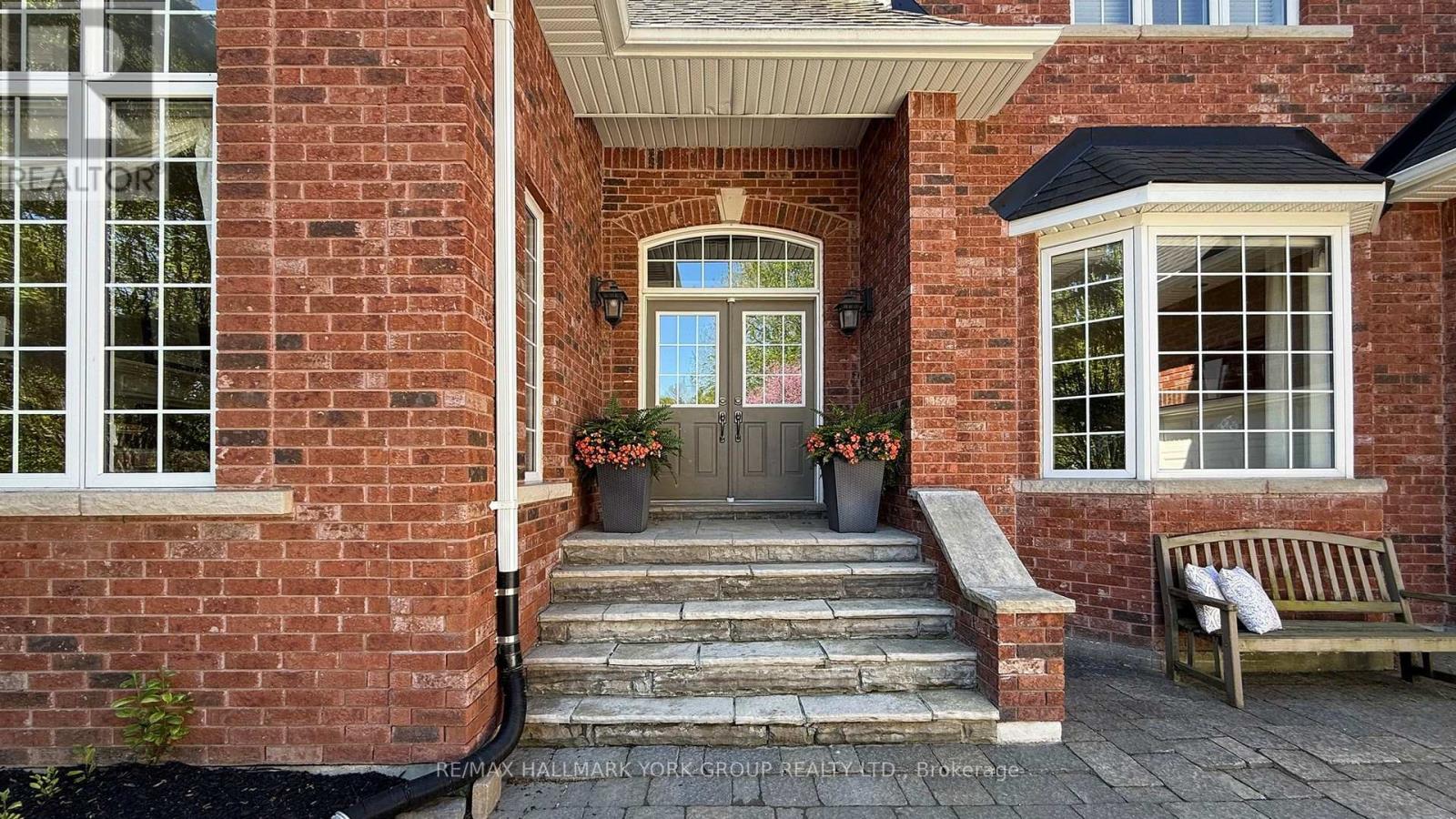 400 Coventry Hill Trail, Newmarket, Ontario  L3X 2A1 - Photo 4 - N13222246