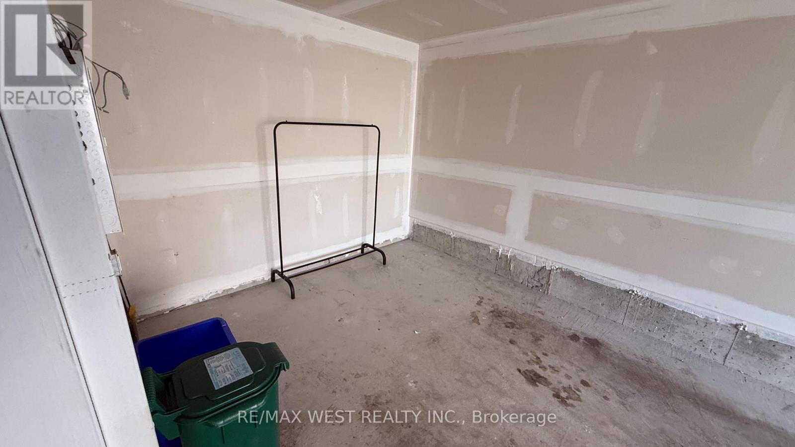 1 Allward Street, Vaughan, Ontario  L4L 0M1 - Photo 10 - N13222302