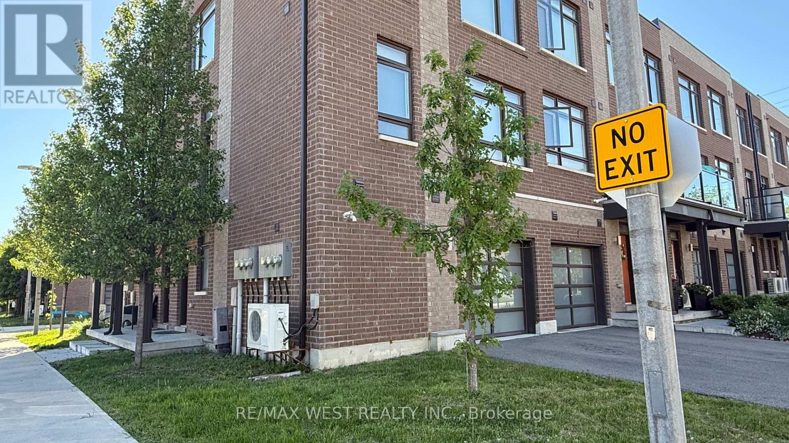 1 Allward Street, Vaughan, Ontario  L4L 0M1 - Photo 4 - N13222302
