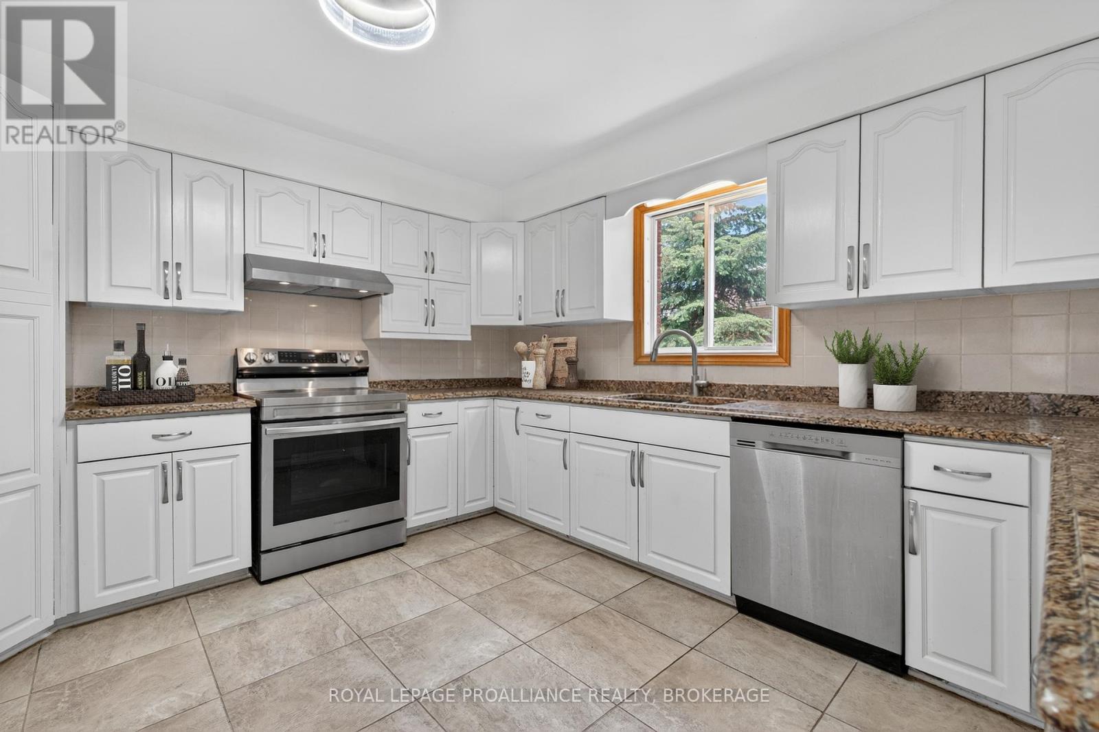542 Rankin Crescent, Kingston, Ontario  K7M 7L4 - Photo 14 - X13222862