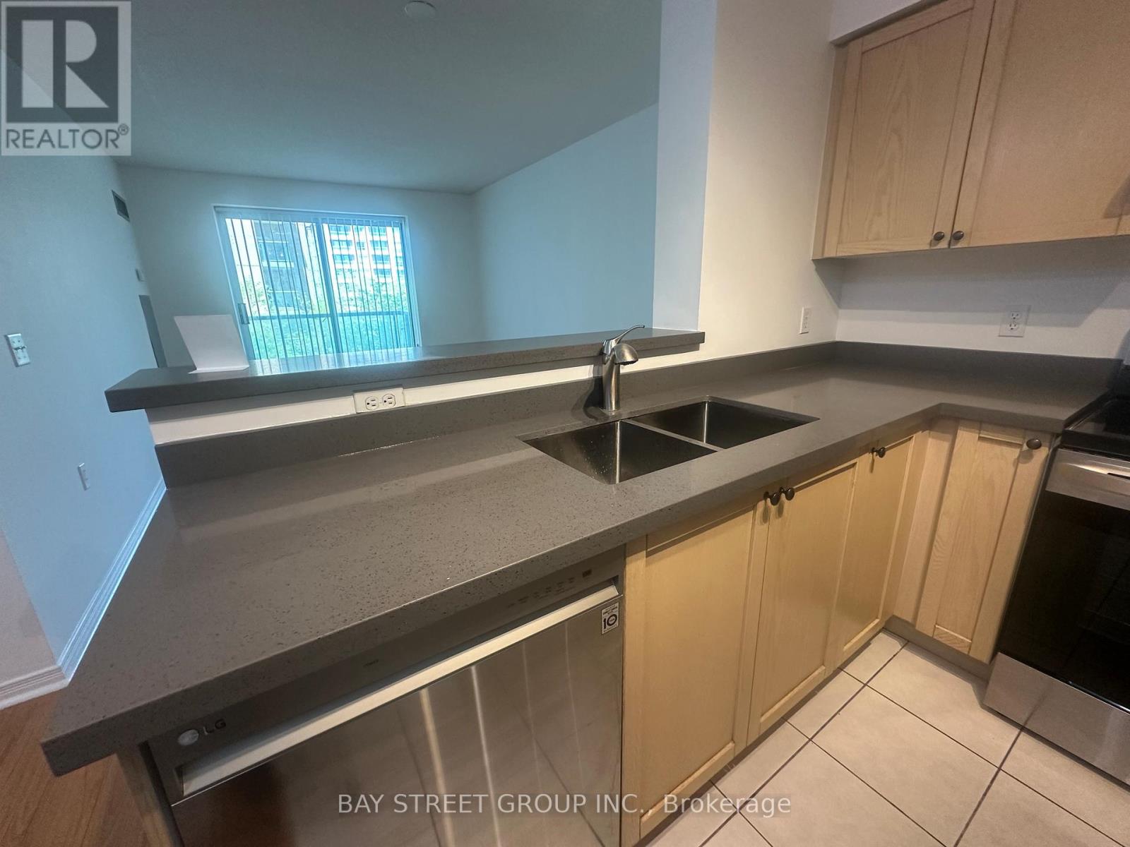 610 - 28 Olive Avenue, Toronto, Ontario  M2N 7E6 - Photo 9 - C13219200