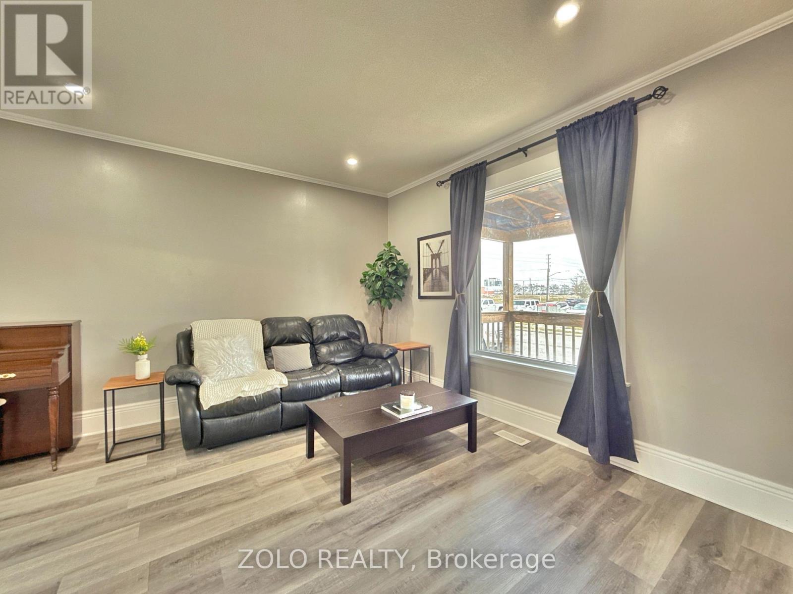 9 Fourth Avenue, St. Thomas, Ontario  N5R 4G8 - Photo 3 - X13222790