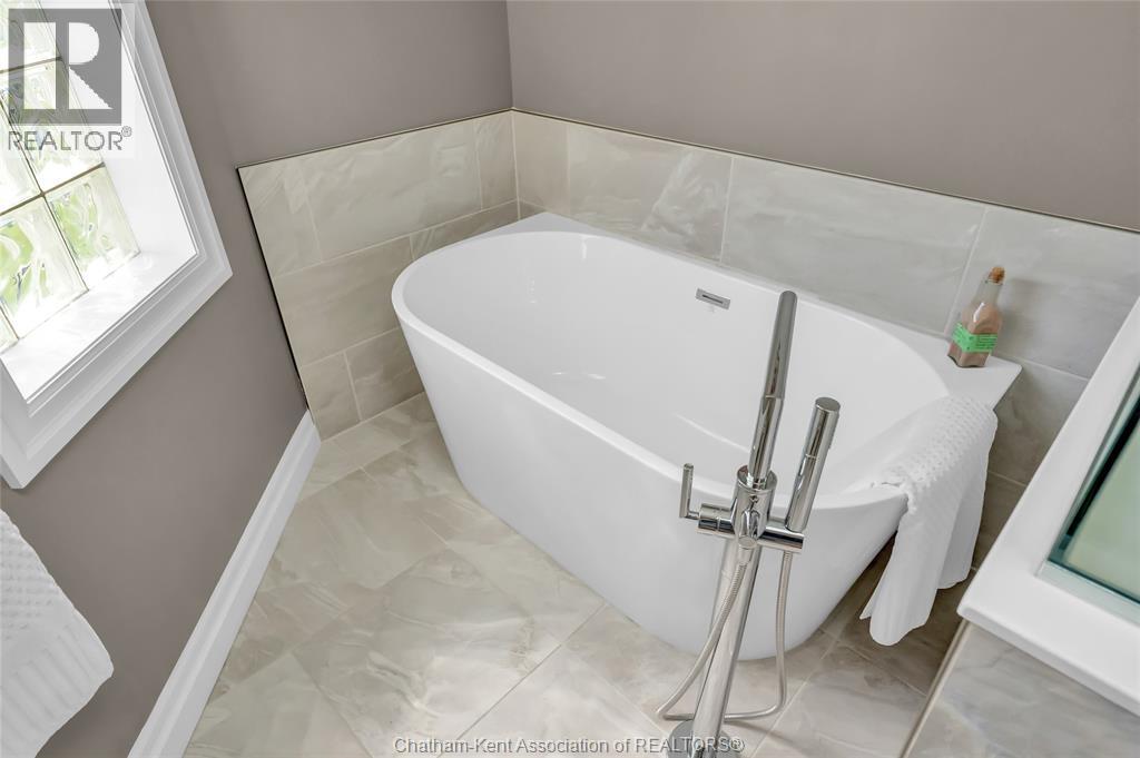 10691 Lakeview Drive, Chatham, Ontario  N7M 5J3 - Photo 40 - 26012400