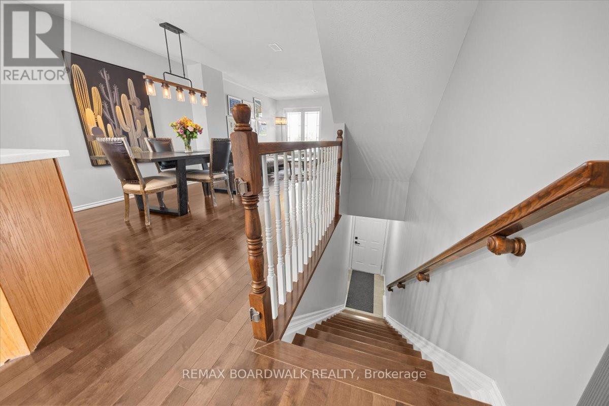 366 Crownridge Drive, Ottawa, Ontario  K2M 3A4 - Photo 2 - X13222576