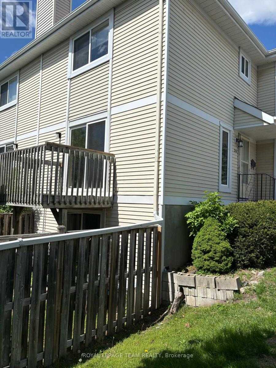45 - 30 Mcdermot Court, Ottawa, Ontario K2L 3V3 - Photo 5 - X13222642
