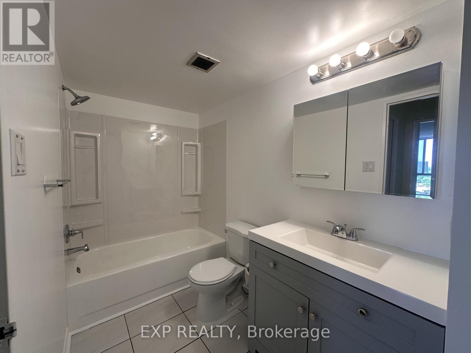 502 - 115 Hillcrest Avenue, Mississauga, Ontario  L5B 3Y9 - Photo 13 - W13222420