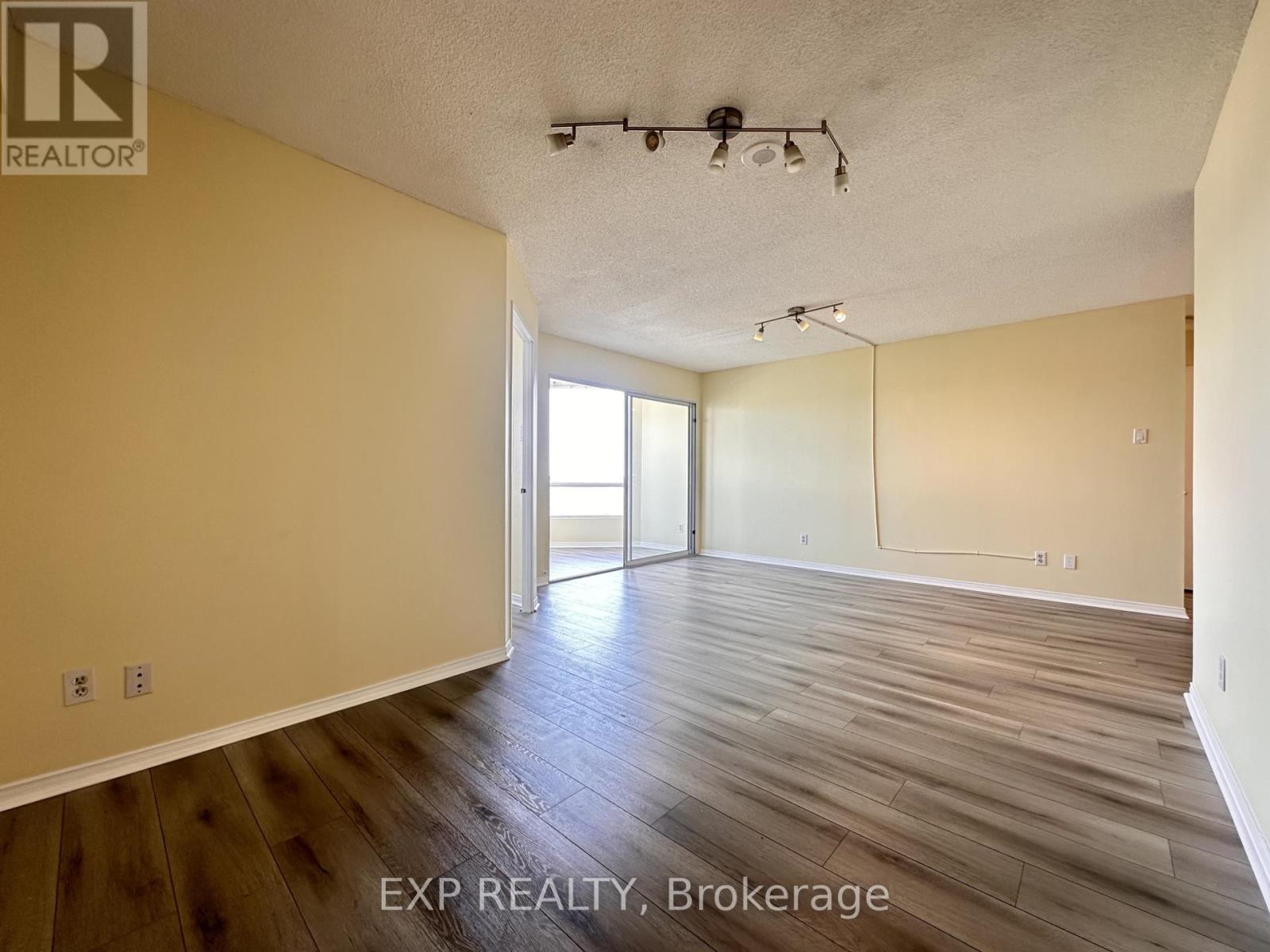 502 - 115 Hillcrest Avenue, Mississauga, Ontario  L5B 3Y9 - Photo 6 - W13222420