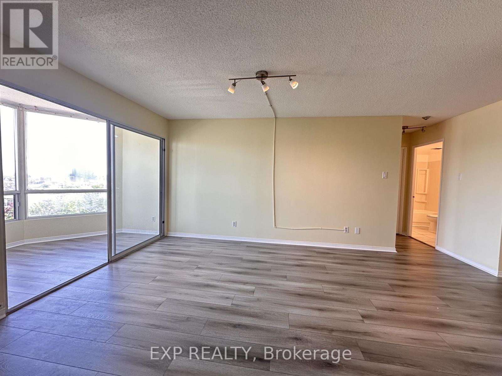 502 - 115 Hillcrest Avenue, Mississauga, Ontario  L5B 3Y9 - Photo 7 - W13222420