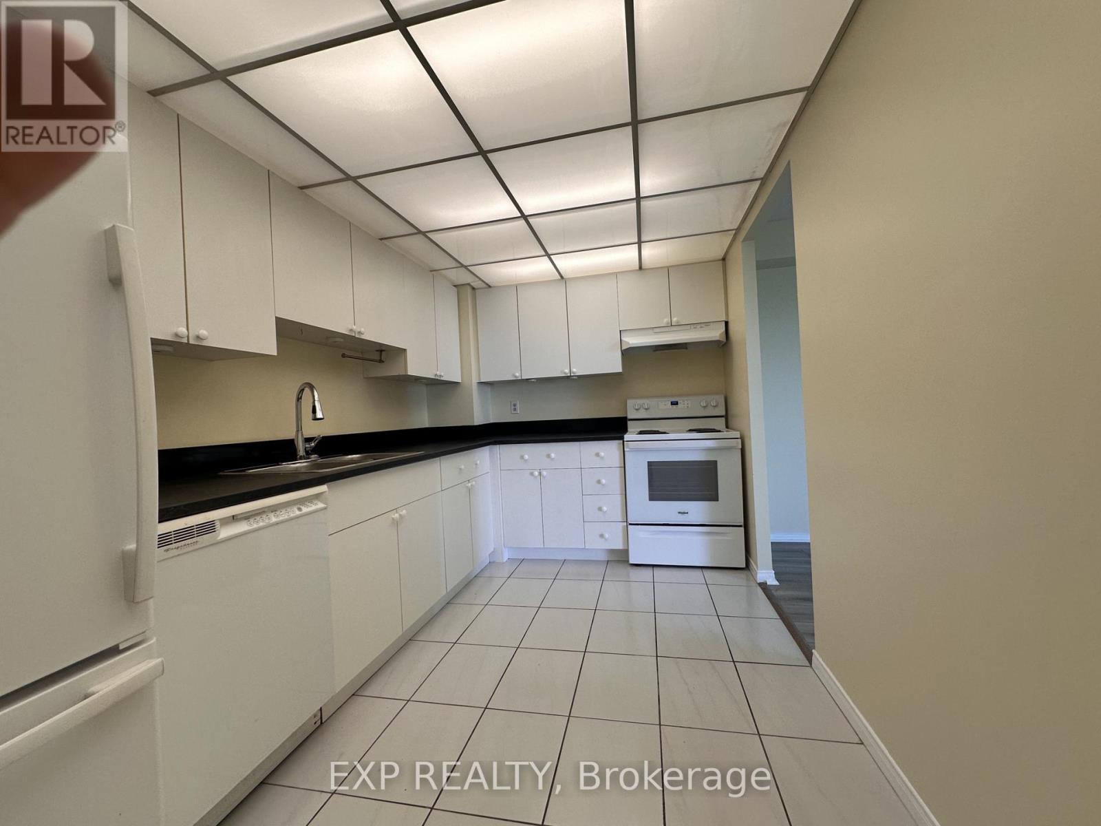 502 - 115 Hillcrest Avenue, Mississauga, Ontario  L5B 3Y9 - Photo 8 - W13222420