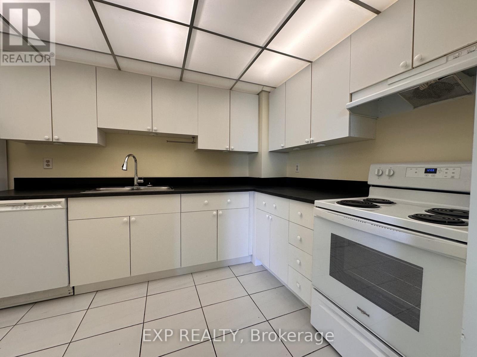 502 - 115 Hillcrest Avenue, Mississauga, Ontario  L5B 3Y9 - Photo 9 - W13222420