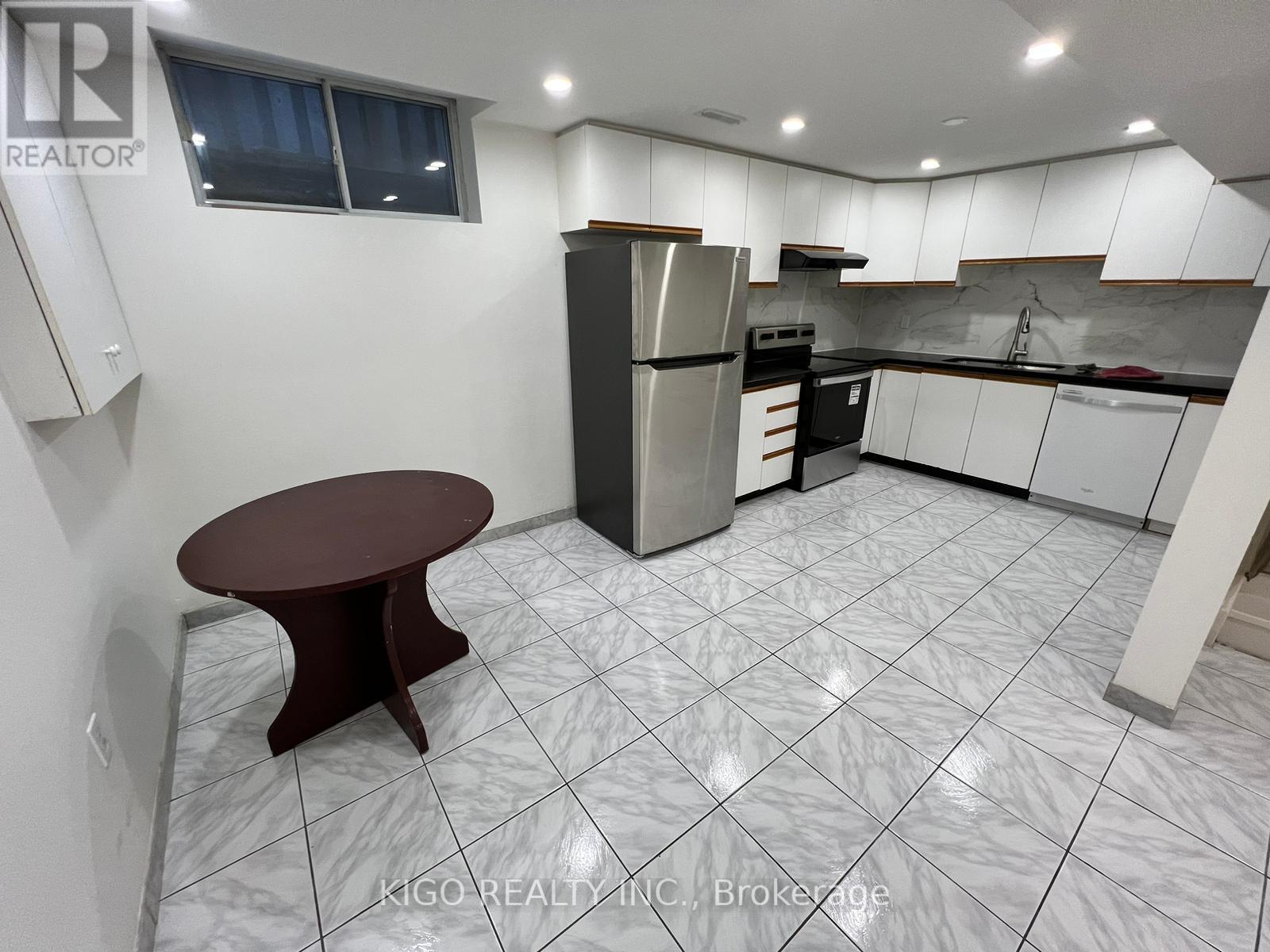 Basement - 5907 Ladyburn Crescent, Mississauga, Ontario  L5M 4V6 - Photo 12 - W13222452