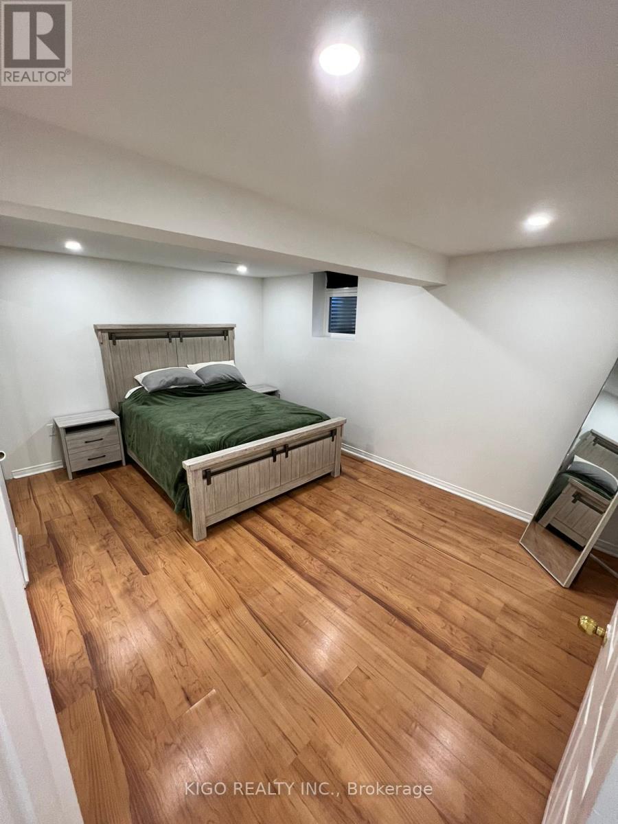 Basement - 5907 Ladyburn Crescent, Mississauga, Ontario  L5M 4V6 - Photo 13 - W13222452