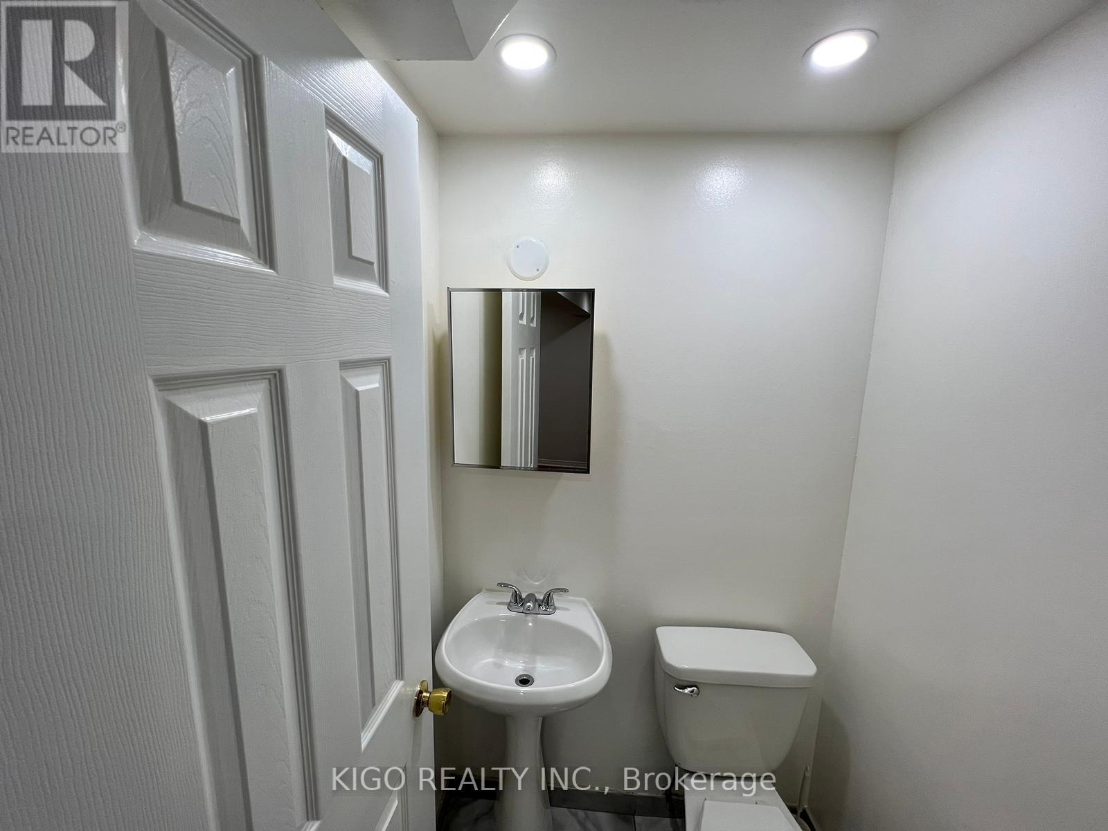 Basement - 5907 Ladyburn Crescent, Mississauga, Ontario  L5M 4V6 - Photo 16 - W13222452