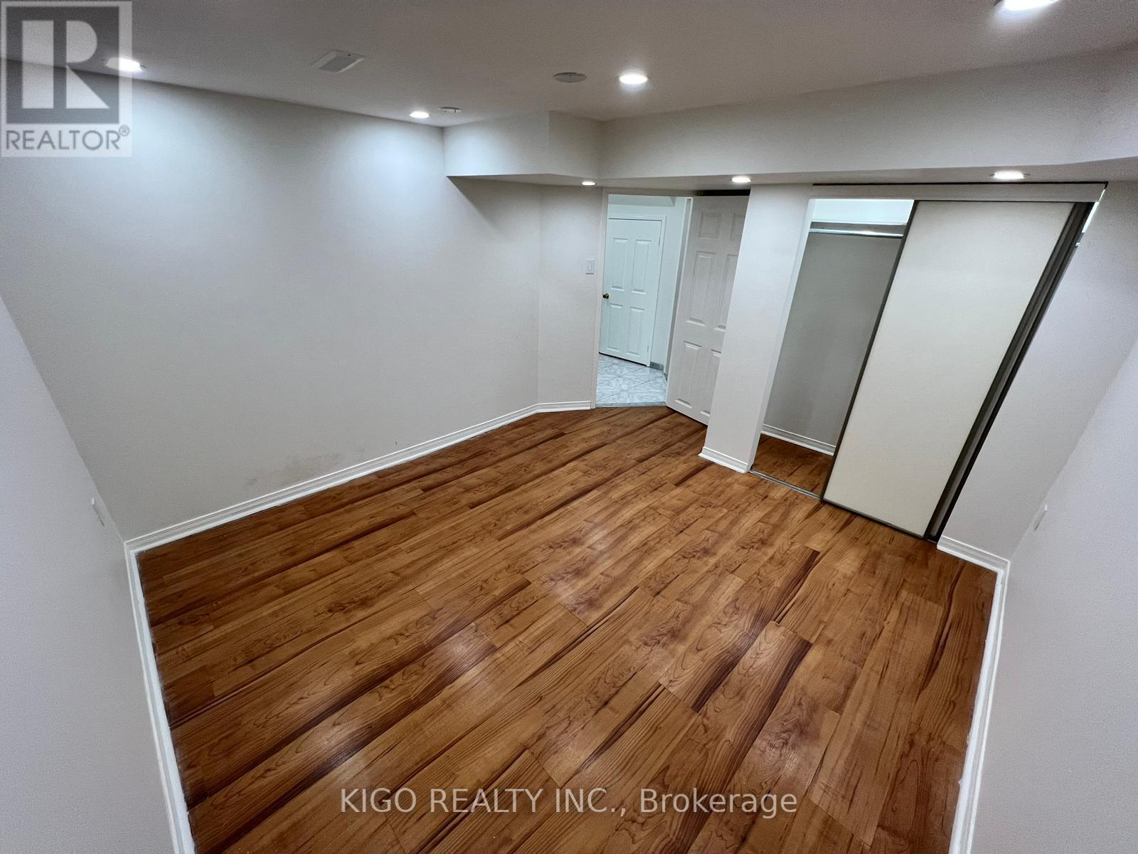 Basement - 5907 Ladyburn Crescent, Mississauga, Ontario  L5M 4V6 - Photo 20 - W13222452