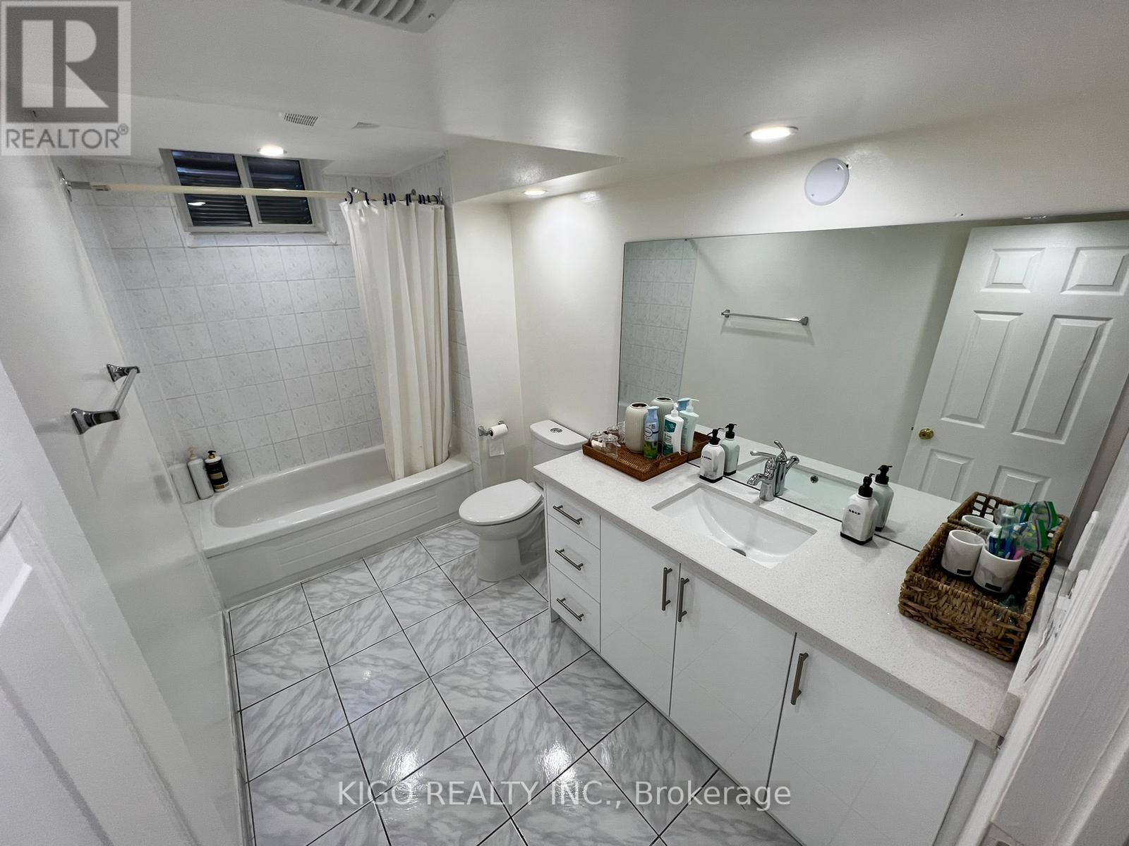 Basement - 5907 Ladyburn Crescent, Mississauga, Ontario  L5M 4V6 - Photo 21 - W13222452