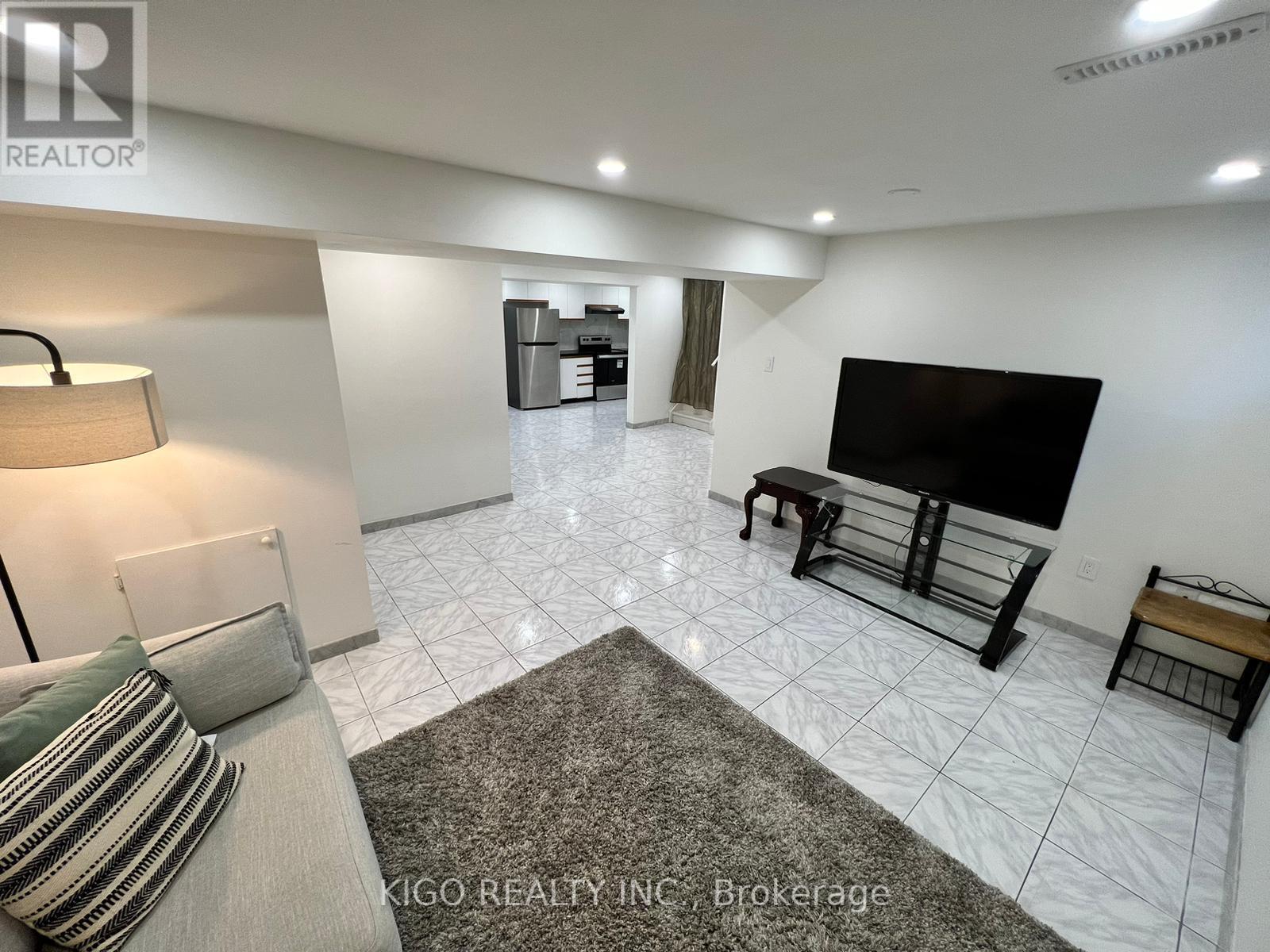 Basement - 5907 Ladyburn Crescent, Mississauga, Ontario  L5M 4V6 - Photo 6 - W13222452