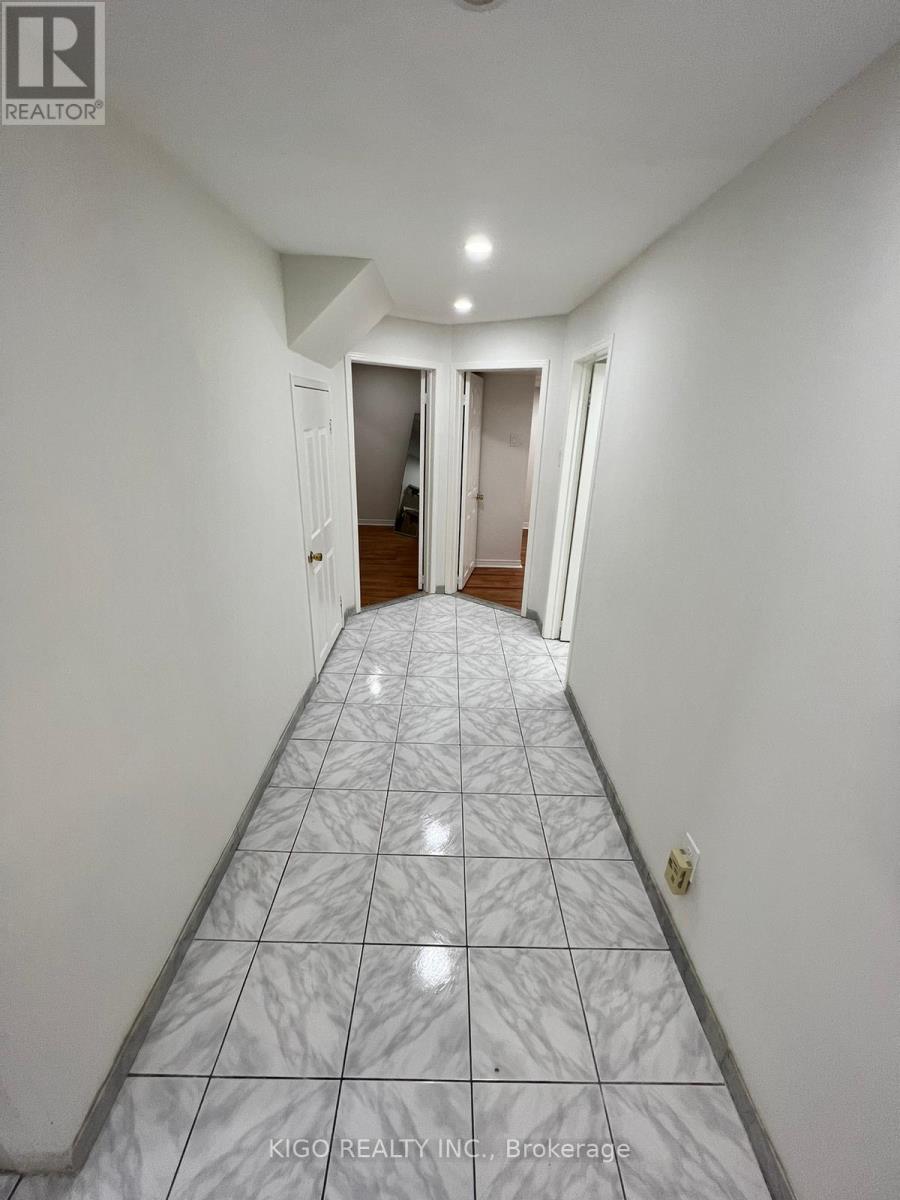 Basement - 5907 Ladyburn Crescent, Mississauga, Ontario  L5M 4V6 - Photo 8 - W13222452