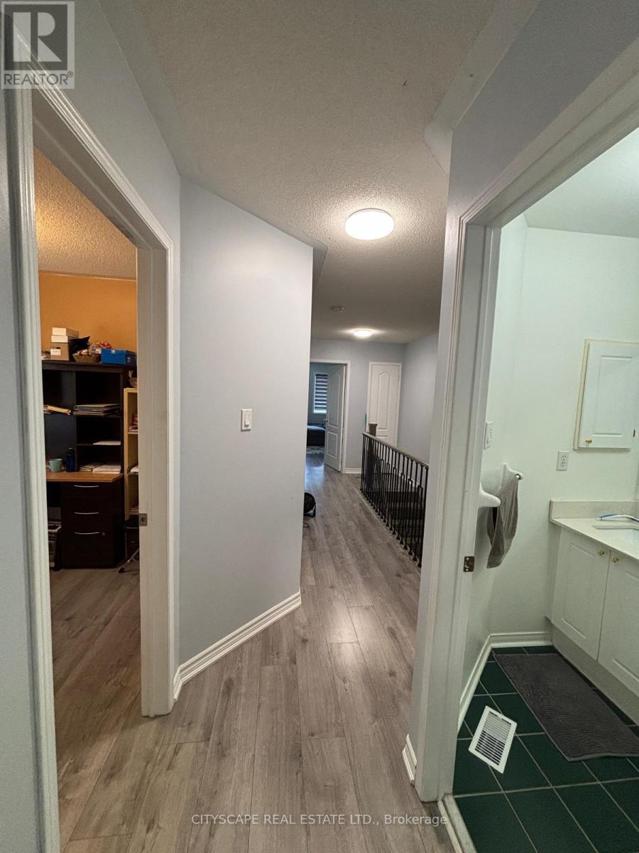 57 Bunchberry Way W, Brampton, Ontario  L6R 2E8 - Photo 4 - W13222470