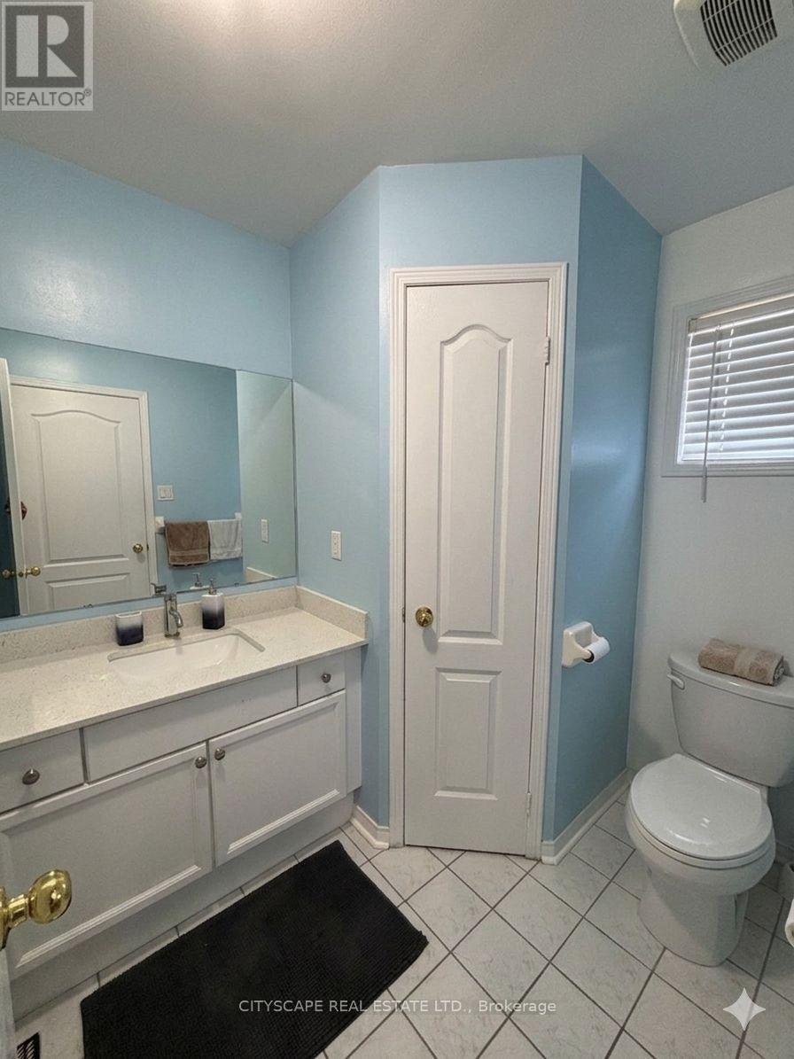 57 Bunchberry Way W, Brampton, Ontario  L6R 2E8 - Photo 7 - W13222470