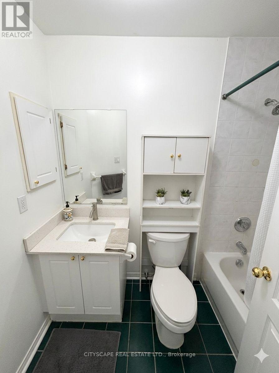 57 Bunchberry Way W, Brampton, Ontario  L6R 2E8 - Photo 8 - W13222470