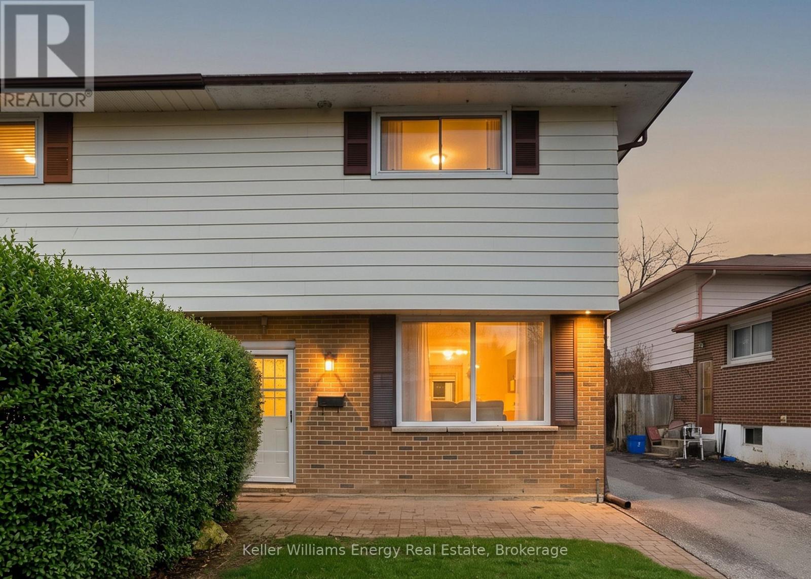 441 MAPLEWOOD DRIVE, Oshawa, Ontario