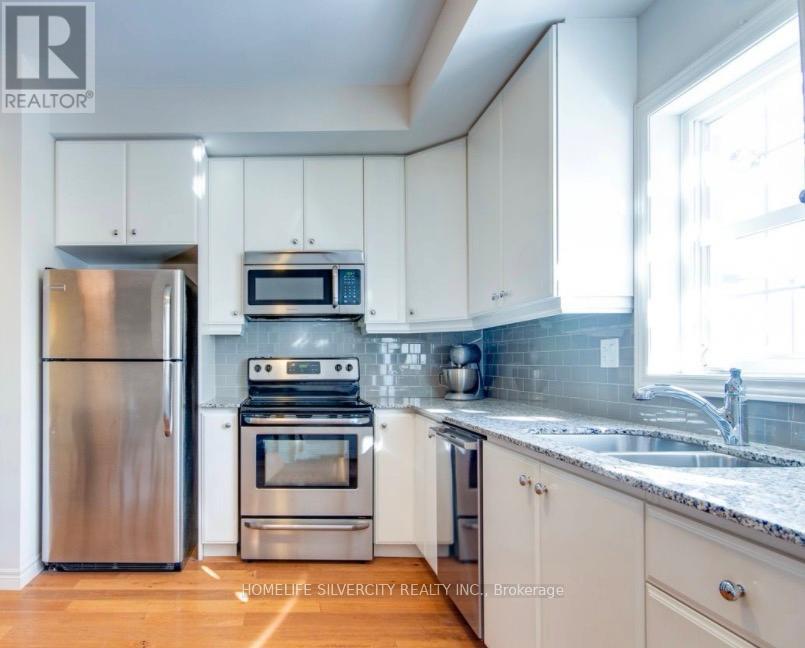 19 John Russell Lane, Kitchener, Ontario  N2H 0B5 - Photo 4 - X13222356