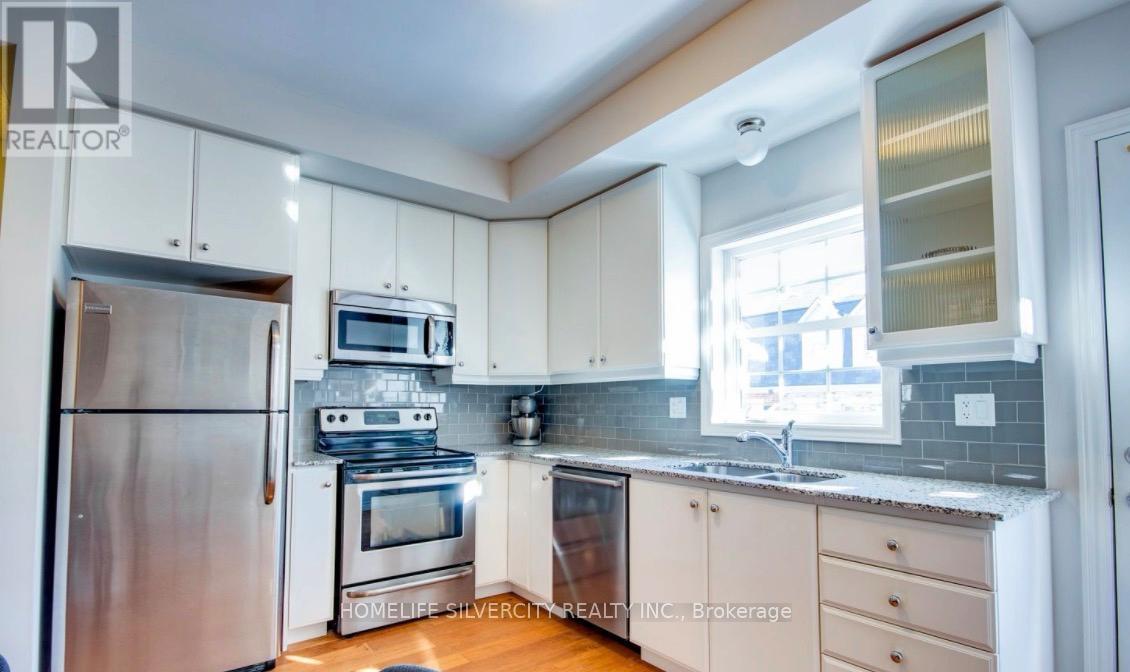 19 John Russell Lane, Kitchener, Ontario  N2H 0B5 - Photo 5 - X13222356
