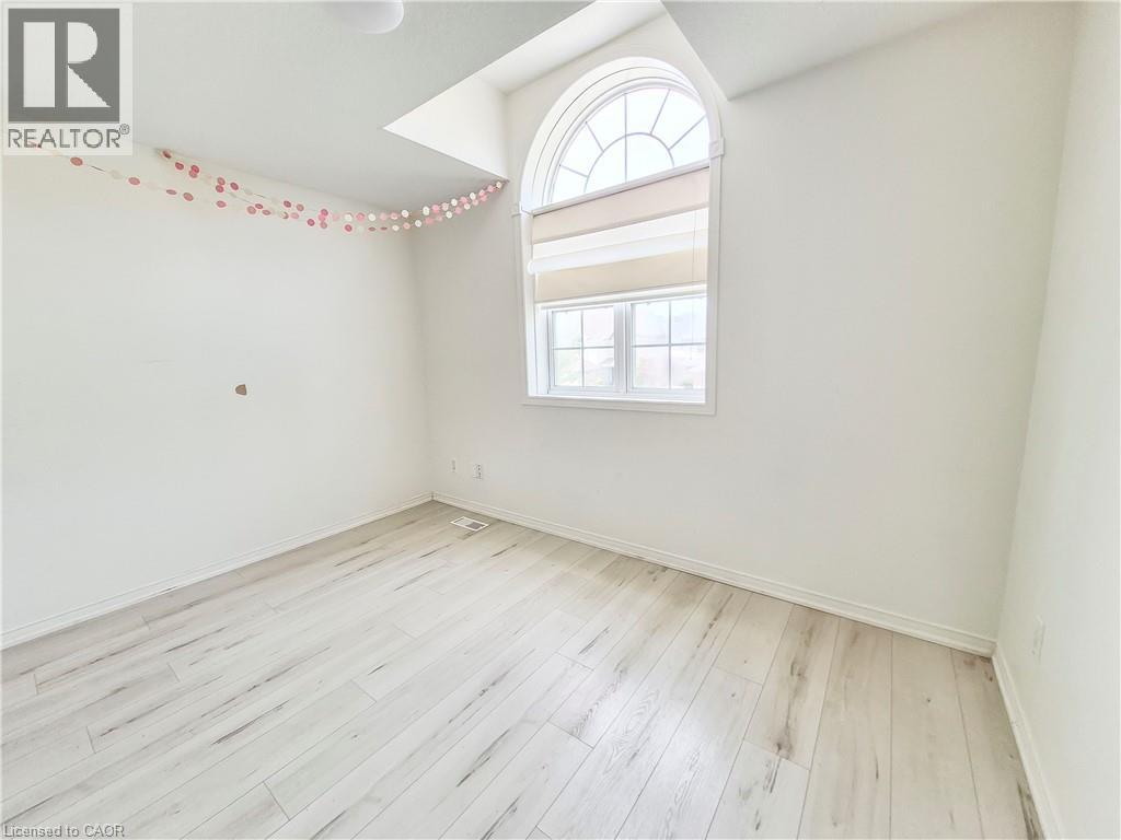 147 Dubrick Crescent Unit# 1, Kitchener, Ontario  N2E 4G3 - Photo 13 - 40835374