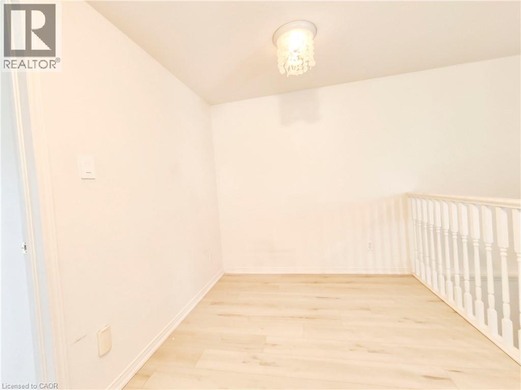 147 Dubrick Crescent Unit# 1, Kitchener, Ontario  N2E 4G3 - Photo 14 - 40835374