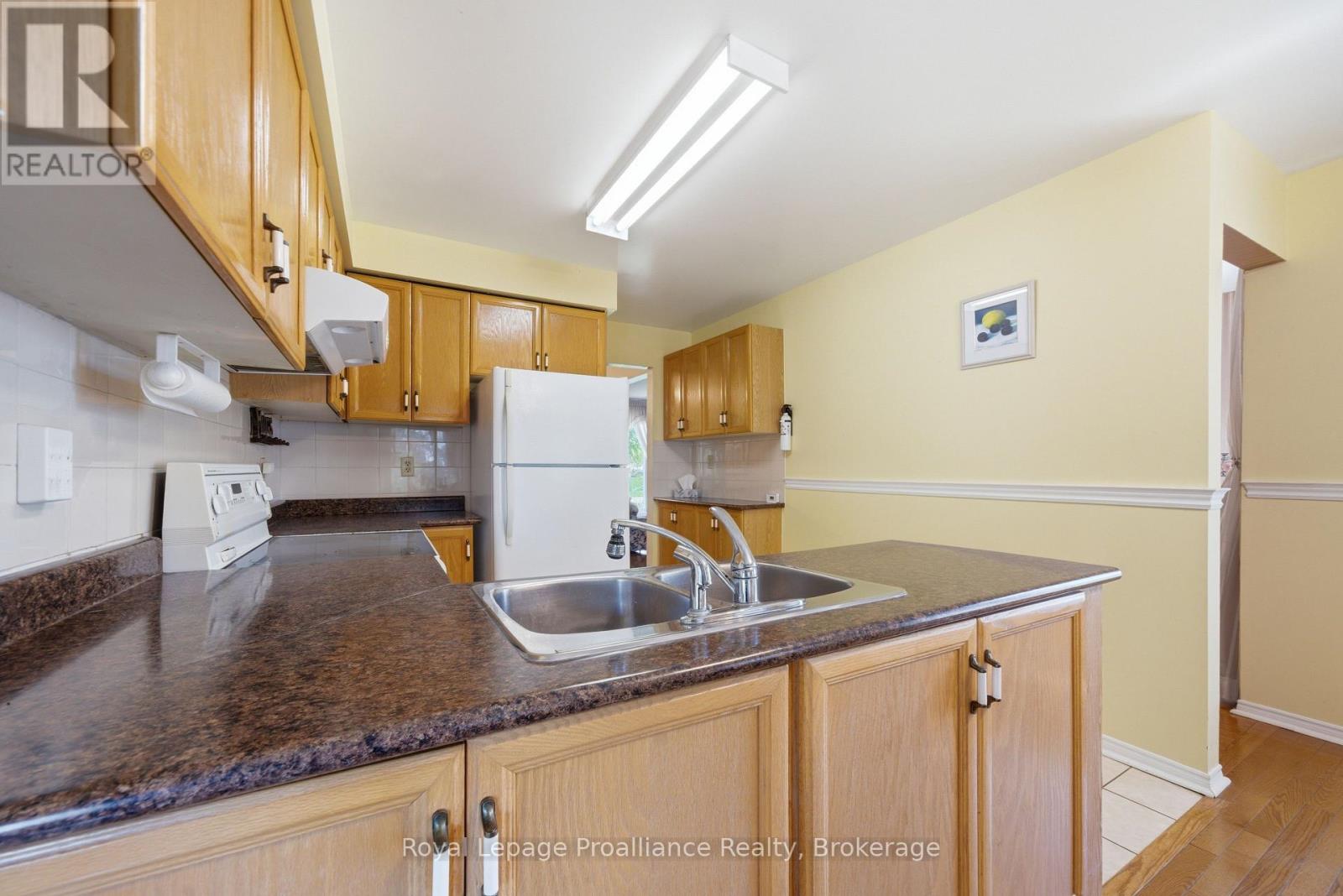 6 Doncaster Crescent, Clarington, Ontario  L1B 1E8 - Photo 11 - E13222822