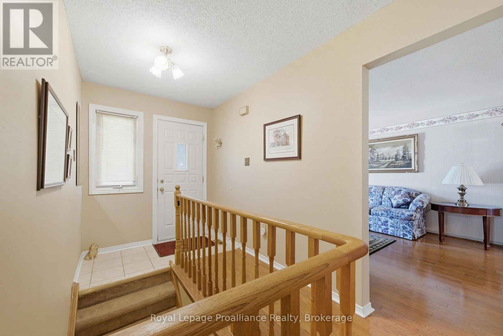 6 Doncaster Crescent, Clarington, Ontario  L1B 1E8 - Photo 5 - E13222822