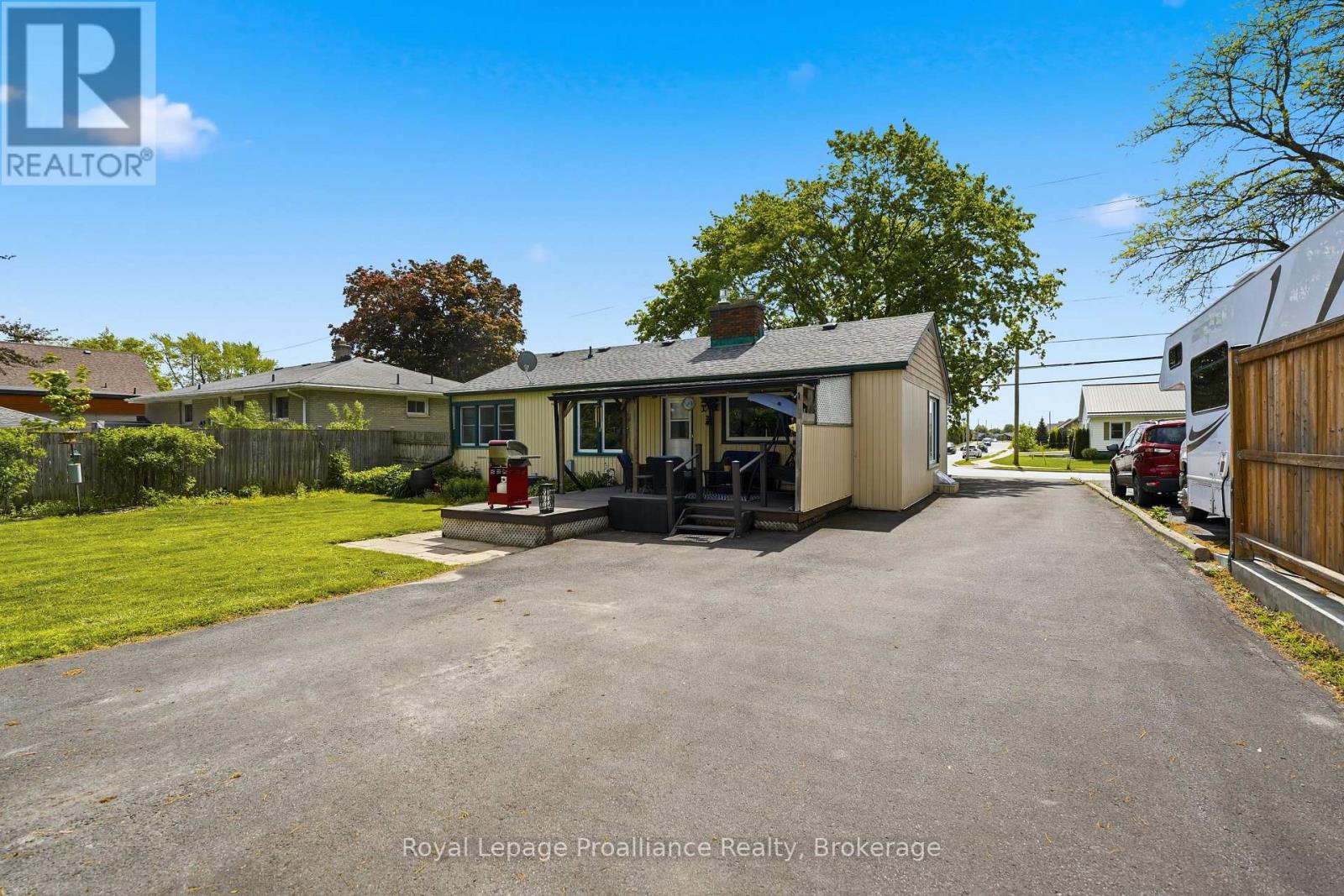 143 Avondale Road, Belleville, Ontario  K8P 4G4 - Photo 32 - X13222784