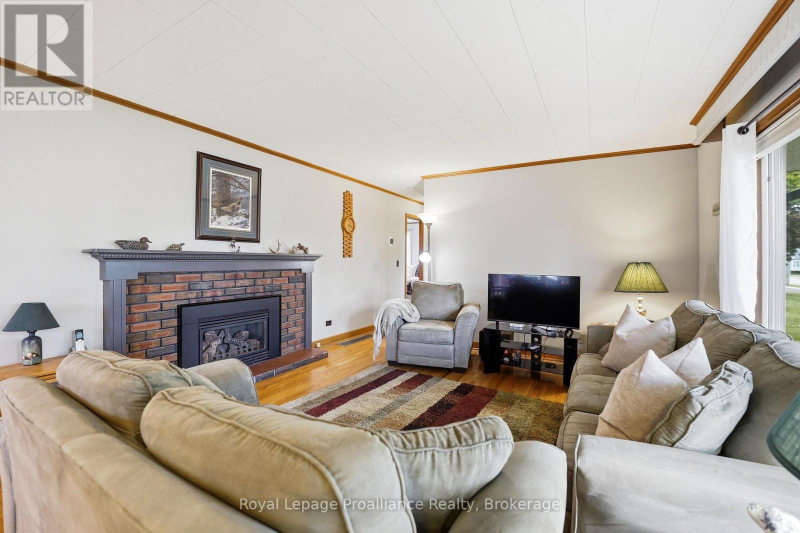 143 Avondale Road, Belleville, Ontario  K8P 4G4 - Photo 4 - X13222784
