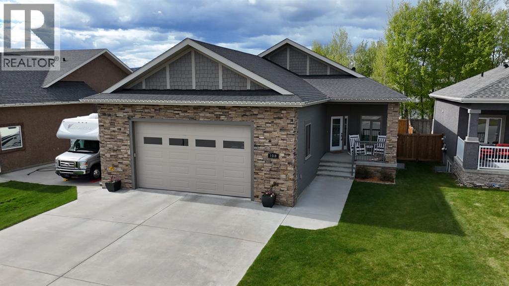 108 Trestle Place, Hinton, Alberta  T7V 0B8 - Photo 1 - A2314440