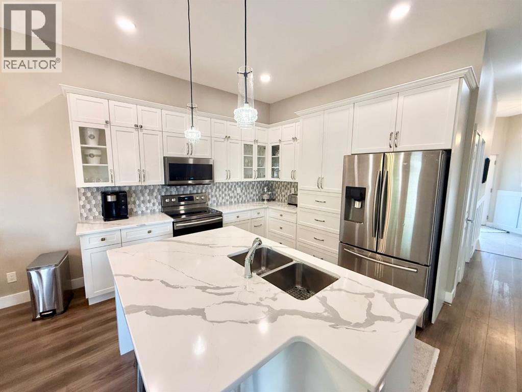 108 Trestle Place, Hinton, Alberta  T7V 0B8 - Photo 6 - A2314440