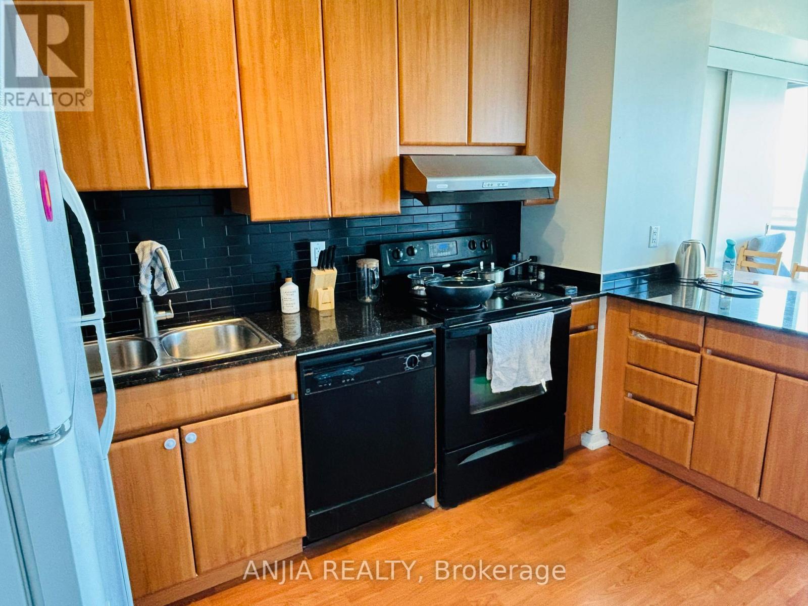1601 - 30 CANTERBURY PLACE, Toronto, Ontario
