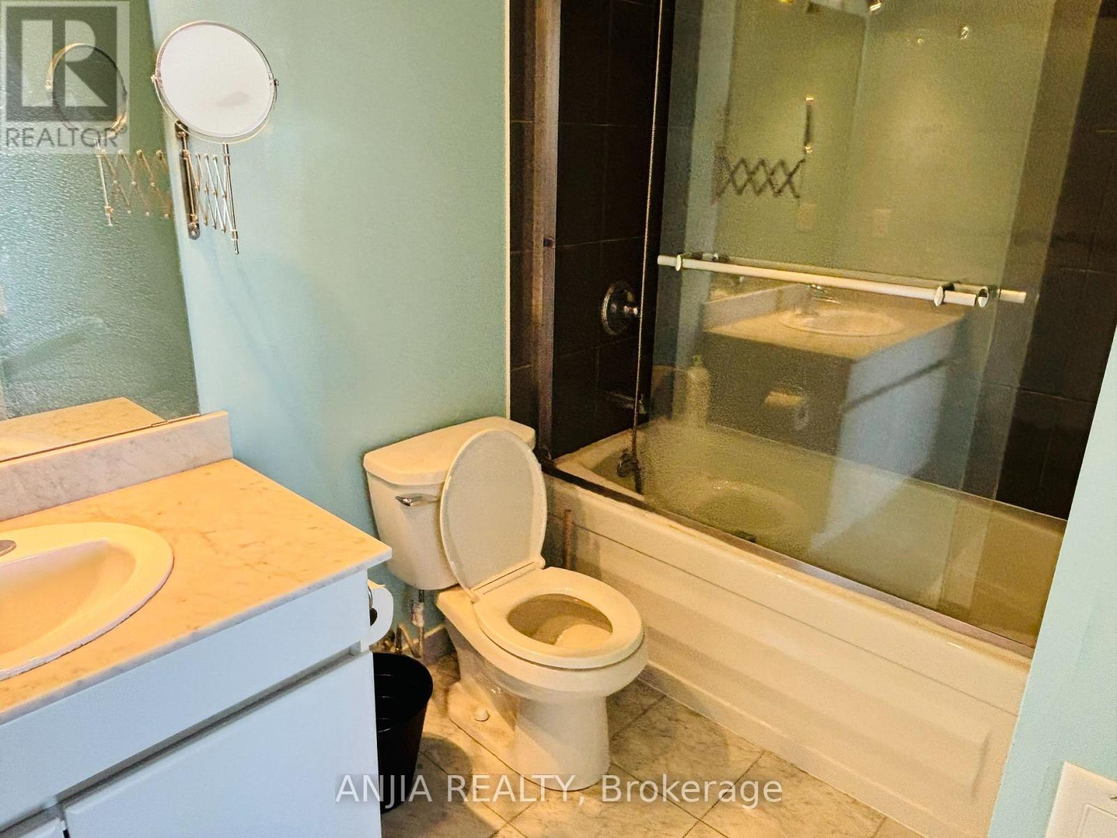 1601 - 30 Canterbury Place, Toronto, Ontario  M2N 0B9 - Photo 8 - C13222496
