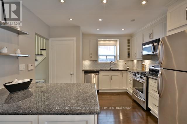 54 Brookview Drive, Toronto, Ontario  M6A 2K2 - Photo 13 - C13222574