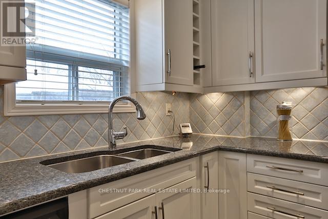 54 Brookview Drive, Toronto, Ontario  M6A 2K2 - Photo 18 - C13222574