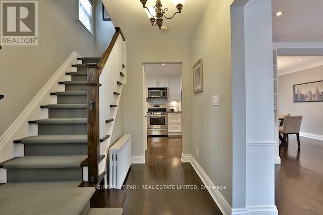 54 Brookview Drive, Toronto, Ontario  M6A 2K2 - Photo 3 - C13222574