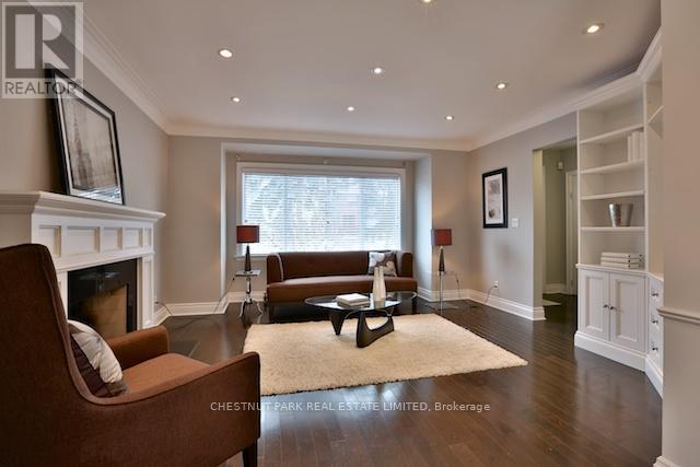 54 Brookview Drive, Toronto, Ontario  M6A 2K2 - Photo 7 - C13222574