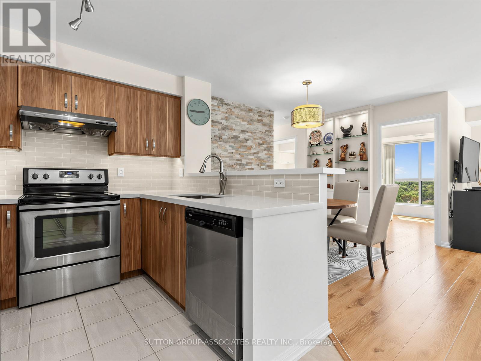 1706 - 23 Lorraine Drive, Toronto, Ontario  M2N 6Z6 - Photo 4 - C13222676