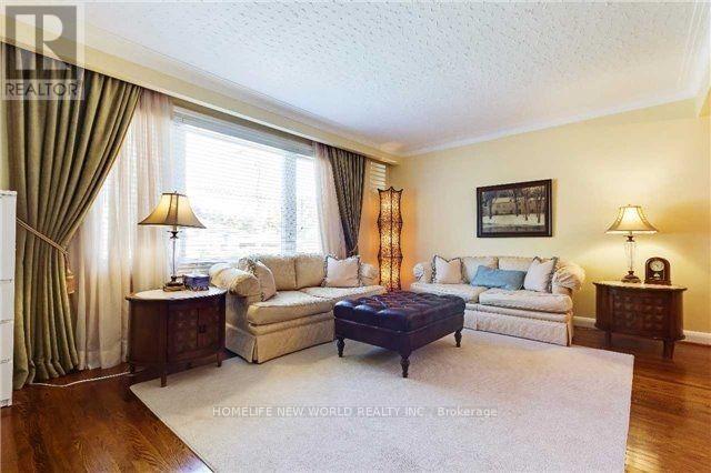 261 Betty Ann Drive, Toronto, Ontario  M2R 1A9 - Photo 4 - C13222748