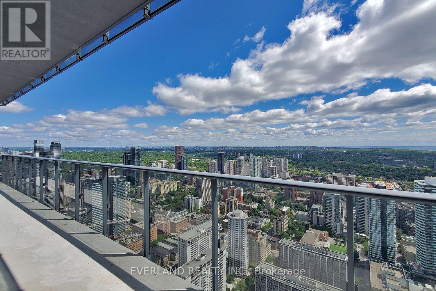 6105 - 7 Grenville Street, Toronto, Ontario  M4Y 1A1 - Photo 2 - C13222848